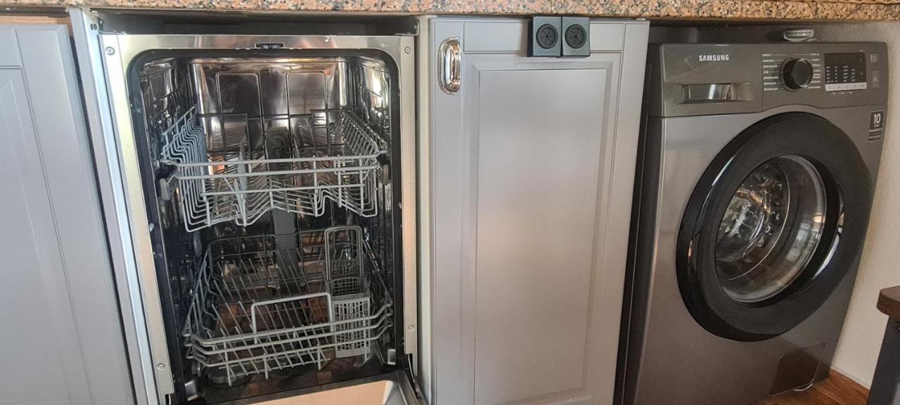 Beautiful House In Stunning Nature, 22 Minutes From Beaches, 5 Minutes To Lake, Air Condition Cool And Heat, And Very Fast Internet In All Rooms, Dishwasher, Washing Machine And Induction Cooking Silves Exterior foto